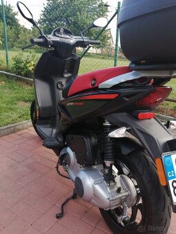 Aprilia sr motard 125 - 4