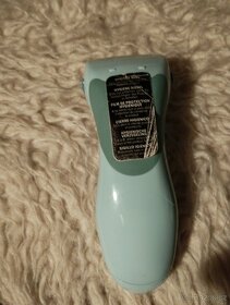 Dámský holící strojek na 2 tužkové baterie - REMINGTON - 4