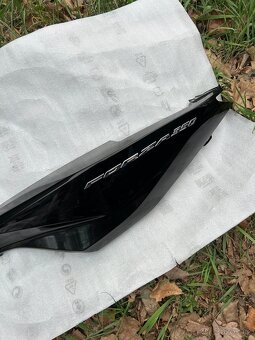 Honda Forza 350 levý zadní boční plast (83300-K1B-D00ZD) - 4