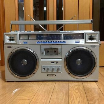 Dobrý den prodám Radiomagnetofon JVC RC M70L, rok 1981 vše - 4