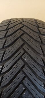 Michelin Alpin 6 225/45 R17 94V 5 - 6mm - 4