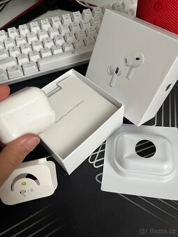 Apple AirPods Pro 2 - 4