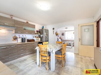 Božice, RD 3+1, garáž, dvůr, zahrada - rodinný dům - 4