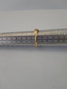 Zlatý prsten se 3 zirkony - 4