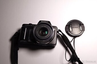 Sony Cyber-Shot DSC-H3 černý - 4