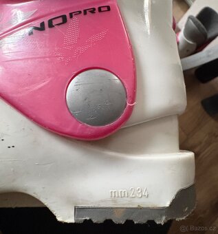 Dívčí lyže a lyžáky - 4