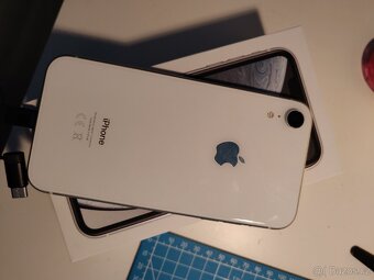 iPhone xR 4/64Gb White. Stav A - 4