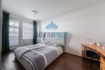 Luxusní byt 4+kk s balkóny, parkovacím stáním a výbornou obč - 4