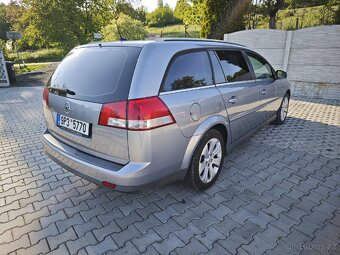 Opel Vectra 2.2i - 4