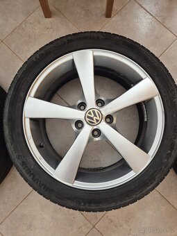 ALU kola s pneu r17 5x112 VW - 4