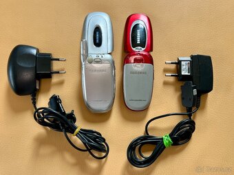 Samsung SGH-X820 a Samsung SGH-X450 - 4