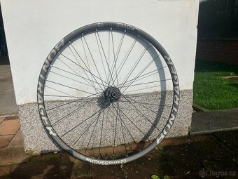 Bontrager Kovee Elite23 Boost 110/148, ořech Shimano, carbon - 4