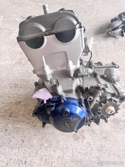Motor Yamaha yzf 250 - 4
