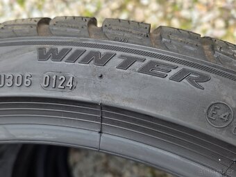 Zánovní zimní pneu Pirelli Sottozero RFT 225/40/19 - 4