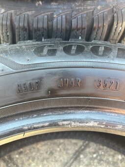 Zimní pneu Goodyear 205/55 R16 - 4