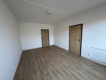 Studentské bydlení, tři pokoje k dispozici ihned. - 4
