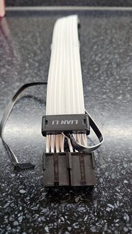 Lian li napájecí kabel ke GPU - 4