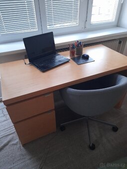 Daruji velký psací stůl Ikea - 4