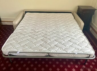 Prodám luxusní rozkládací kožený gauč NATUZZI (2 roky starý) - 4