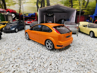 model auta Ford Focus ST Mk2 / Focus RS mk3 Otto mobile 1:18 - 4