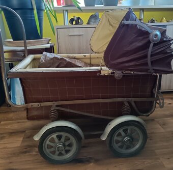 Starožitný kočárek - 4