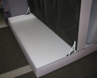 Postel s úložným prostorem - 4