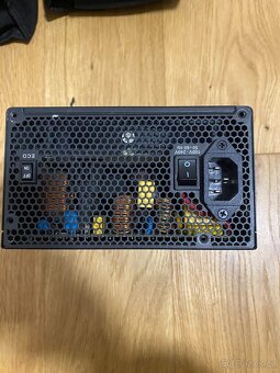 EVGA SuperNOVA 650 G3 – 650W, 80+ Gold, plně modulární - 4