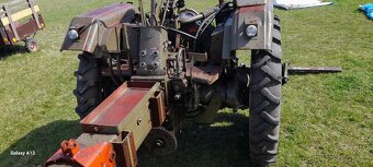 Traktor RS 09 - 4