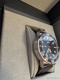 Hodinky Oris Aquis Date + dva praktické dárky zdarma - 4