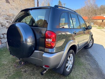 Toyota RAV4 2.0 D4-D 85kW 4x4 2004 1.majitel - 4