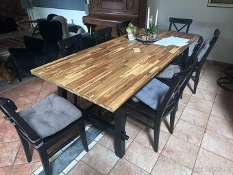 Prodám jídelní stůl IKEA SKOGSTA - 4