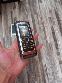 Nokia E90 - 4