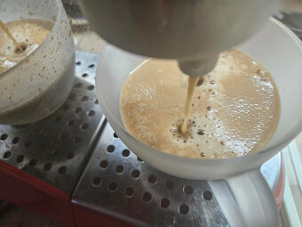 Pákový kávovar SMEG retro design 50. let. červený - 4