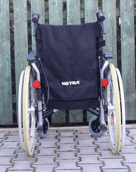 023-Mechanický invalidní vozík Meyra. - 4
