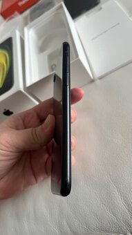 iPhone SE 2020, 64gb - 4