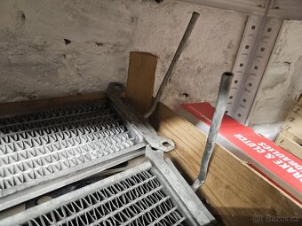 Volha 24 - olejové chladiče, korpus filtru volat - 4