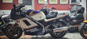 Honda VF1000 R - 4