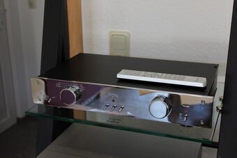Špičkový předzesilovač Burmester 877 - 4