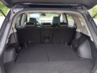 Nissan Qashqai 2,0 benzín 4x4 7 místné - 4