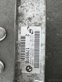 Originální chladič na BMW e90 e91 - 4