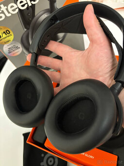 Steelseries Arctis Nova PRO Wireless - 4