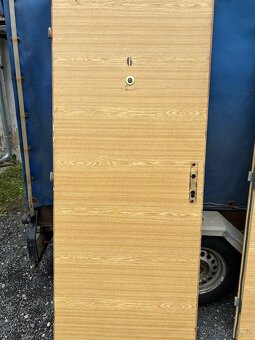 Prodám vchodové protipožární dveře šíře 85 cm - 4