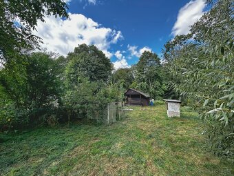 Zahrada s chatkou v blízkosti řeky Moravy - 4