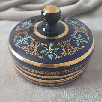 Dóza z tenkého skla - 4