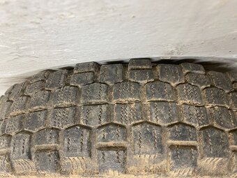 2x PLECHOVÝ DISK 4x130 S PNEU 6,40-15C 94/93L 4mm - 4