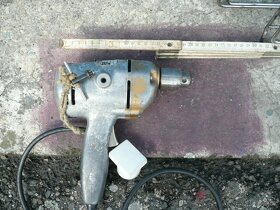 Malá ruční vrtačka Black&Decker z 50.let/20 stol. - 4