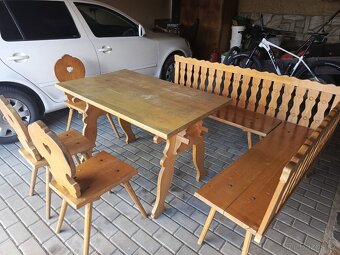 Dřevěný stůl a židle - 4