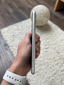 IPhone 11 bílý 128GB - 4