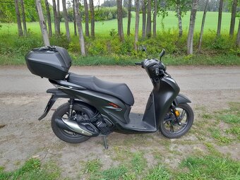 Skútr HONDA SH 150 Sporty Black mat - 4