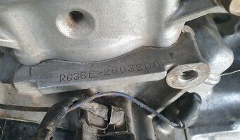 Honda VFR 750 rc36 - 4